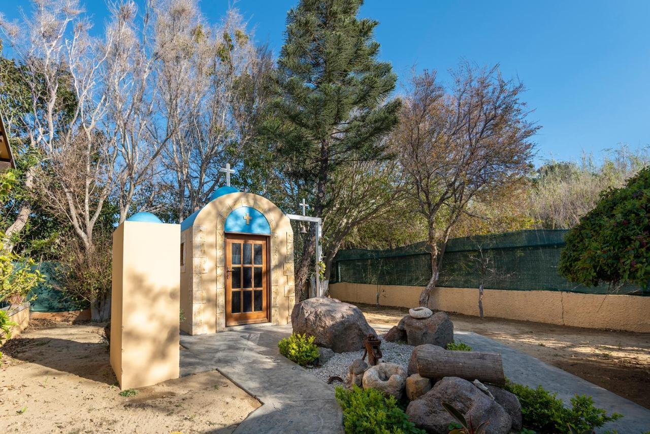 Selana House With Outdoor Pool *