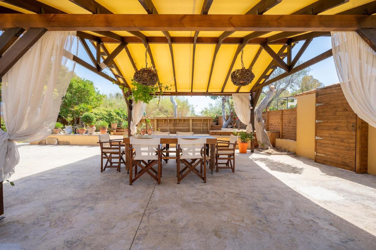 Selana House With Outdoor Pool